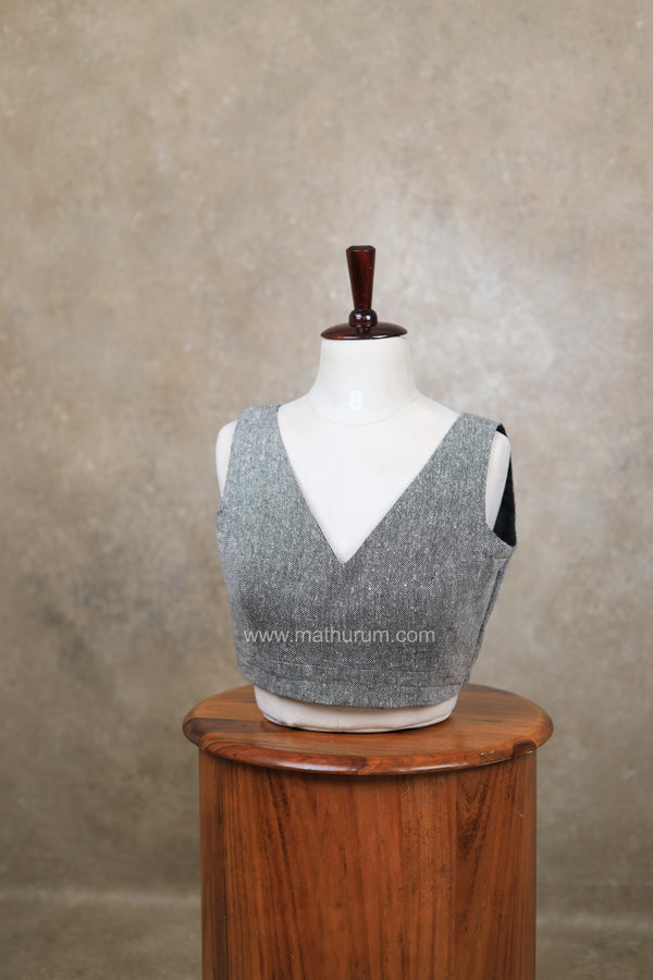 Arya- Black Blouse (Attachable Sleeves)