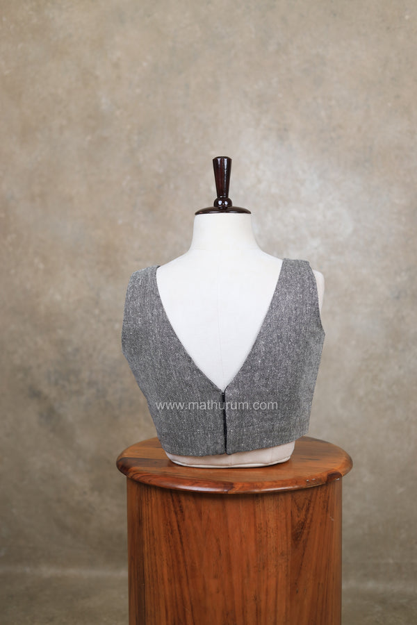 Arya- Black Blouse (Attachable Sleeves)