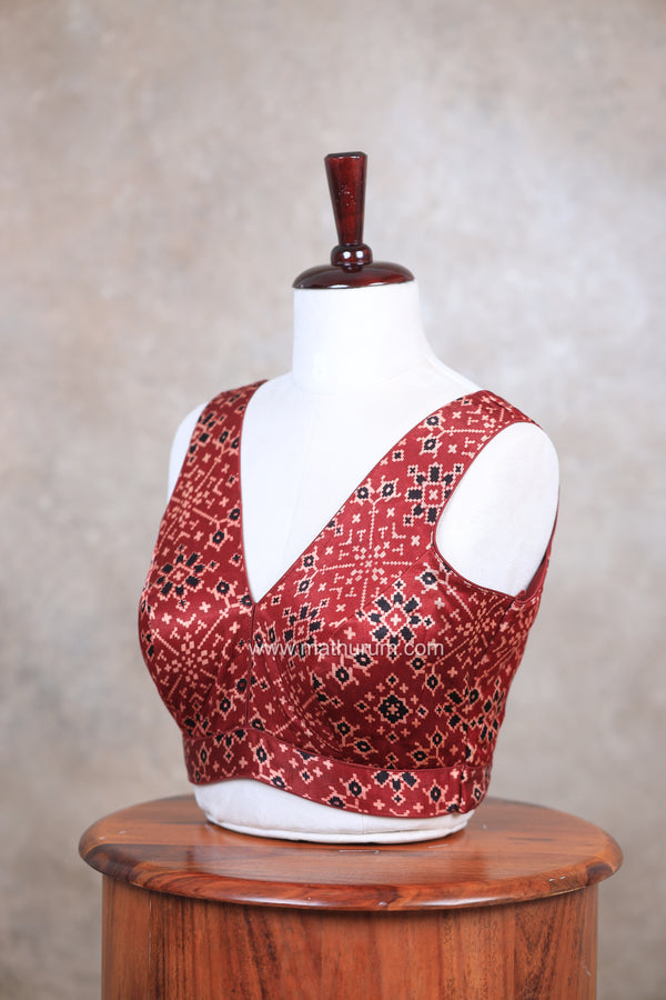 Ava- Maroon Blouse (Attachable Sleeves)