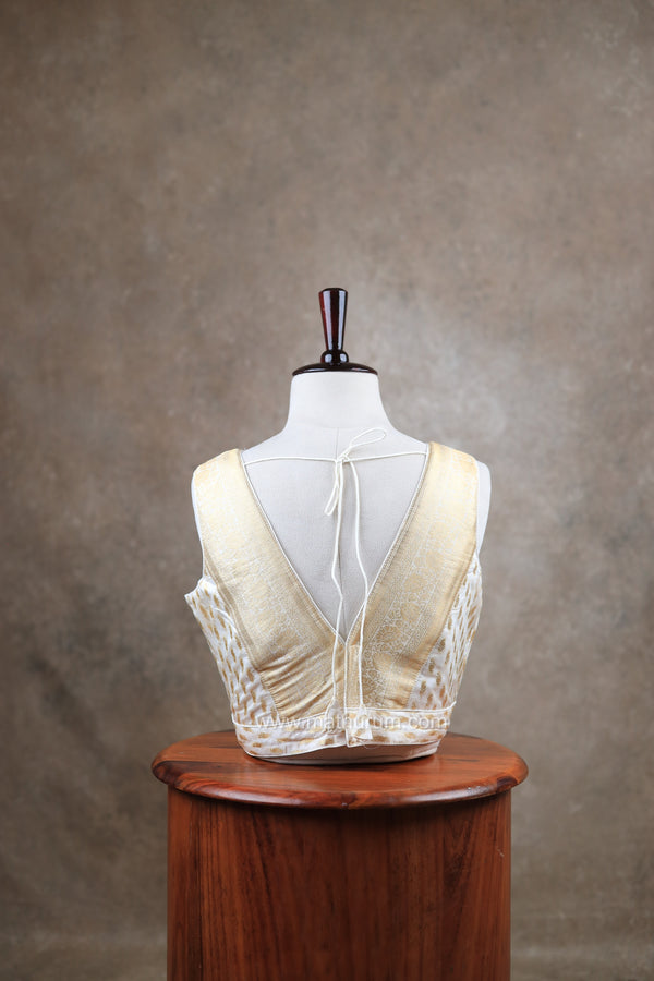 Kundhavai - White Blouse (Attachable Sleeves)