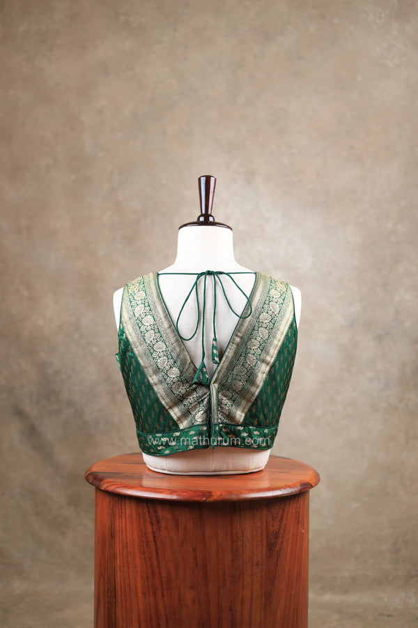 Kundhavai - Dark Green Blouse (Attachable Sleeves)