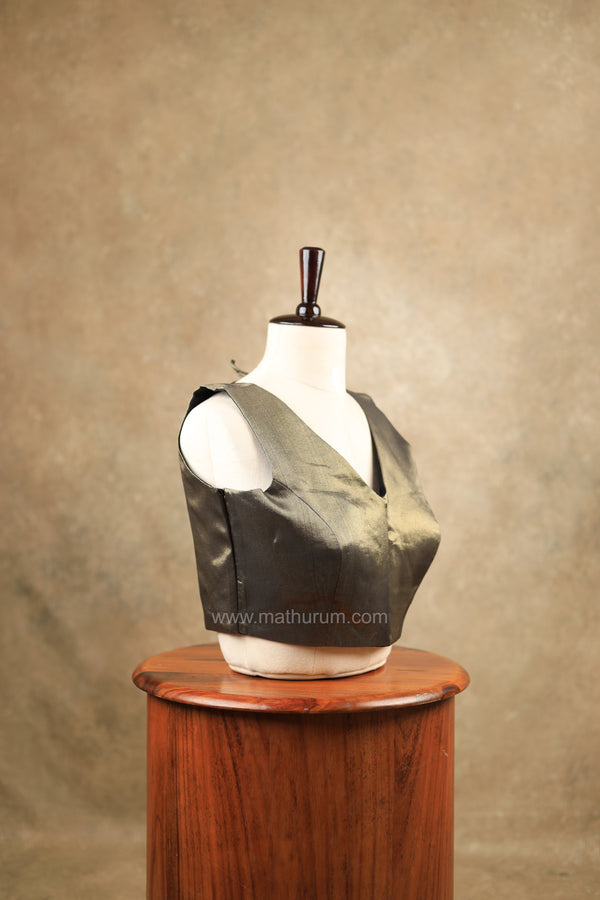 Taal- Black & Gold Blouse (Attachable Sleeves)