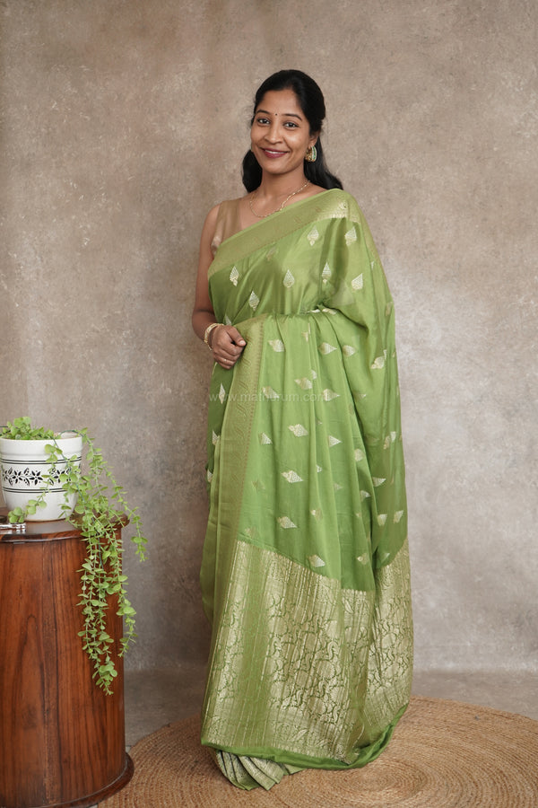 Yazhini (Georgette Banarasi) Saree
