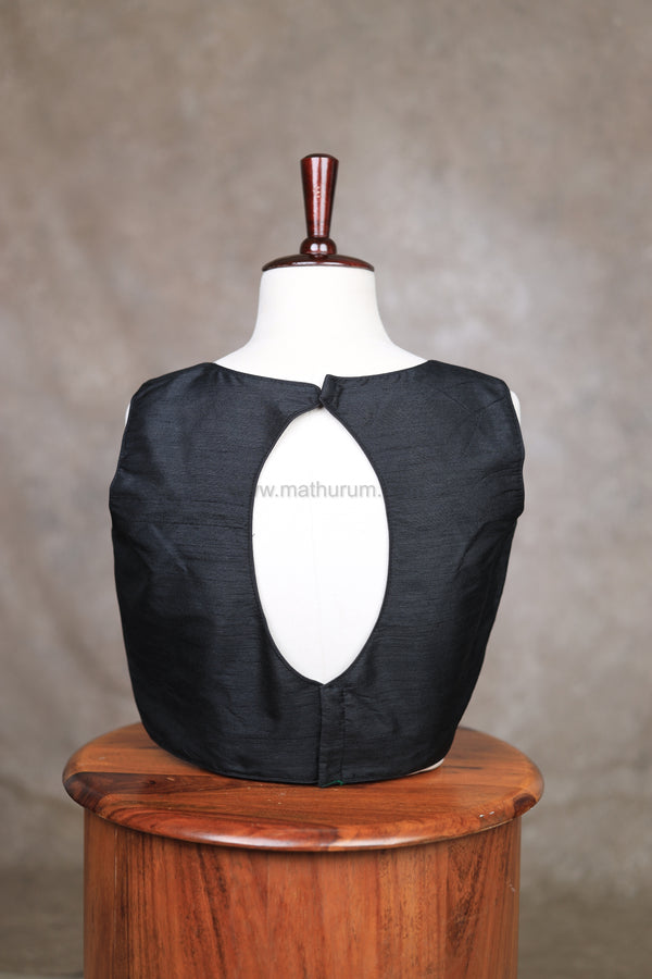 Vaigai- Black blouse 2.0 (Attachable Sleeves)